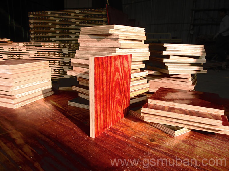 建筑模板選擇紅色還是黑色的? 建筑模板選擇紅色還是黑色的?